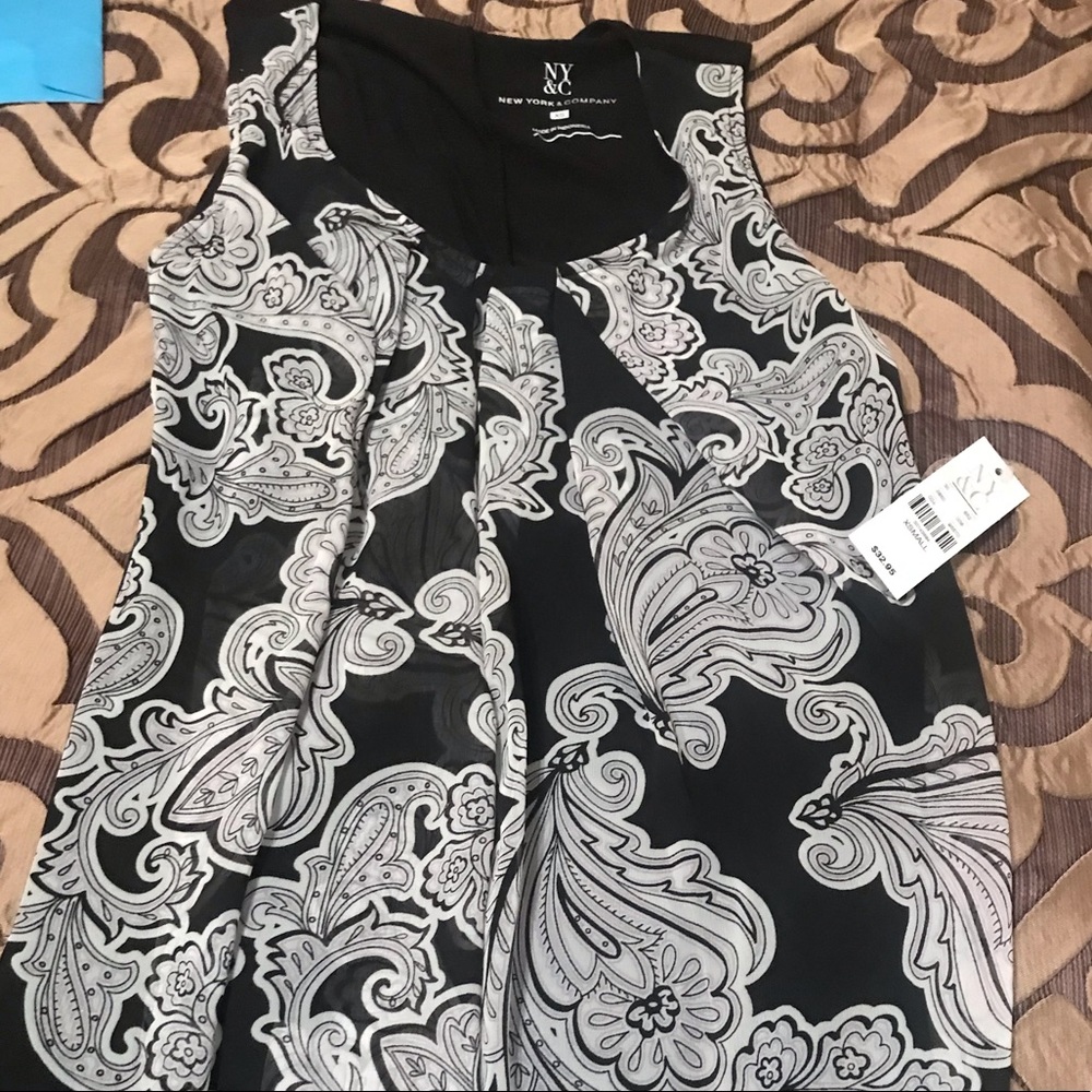 Black and white NY&co blouse NWT!!